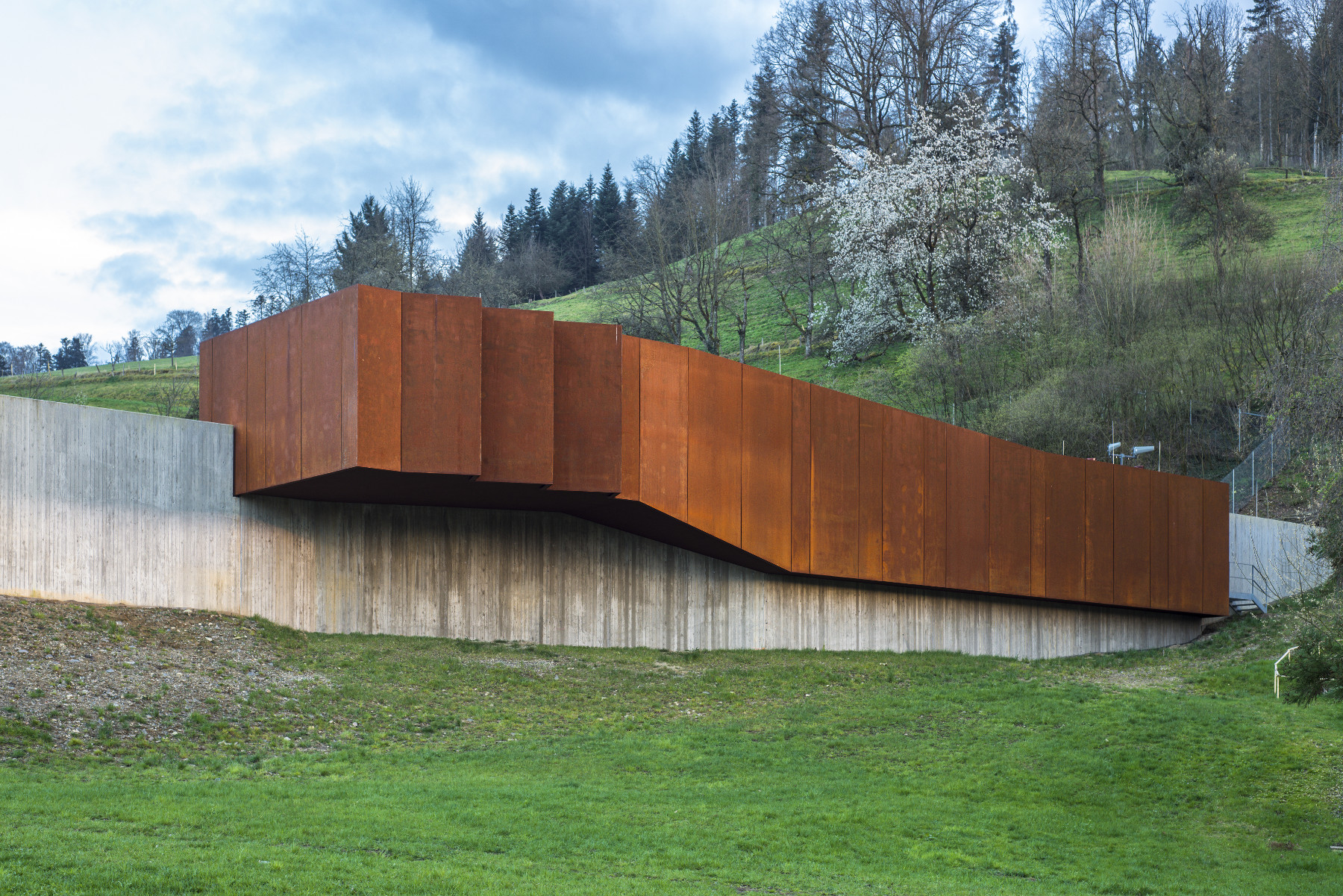 Betriebsgebäude am Hugenwaldtunnel (B294) bei Waldkirch 