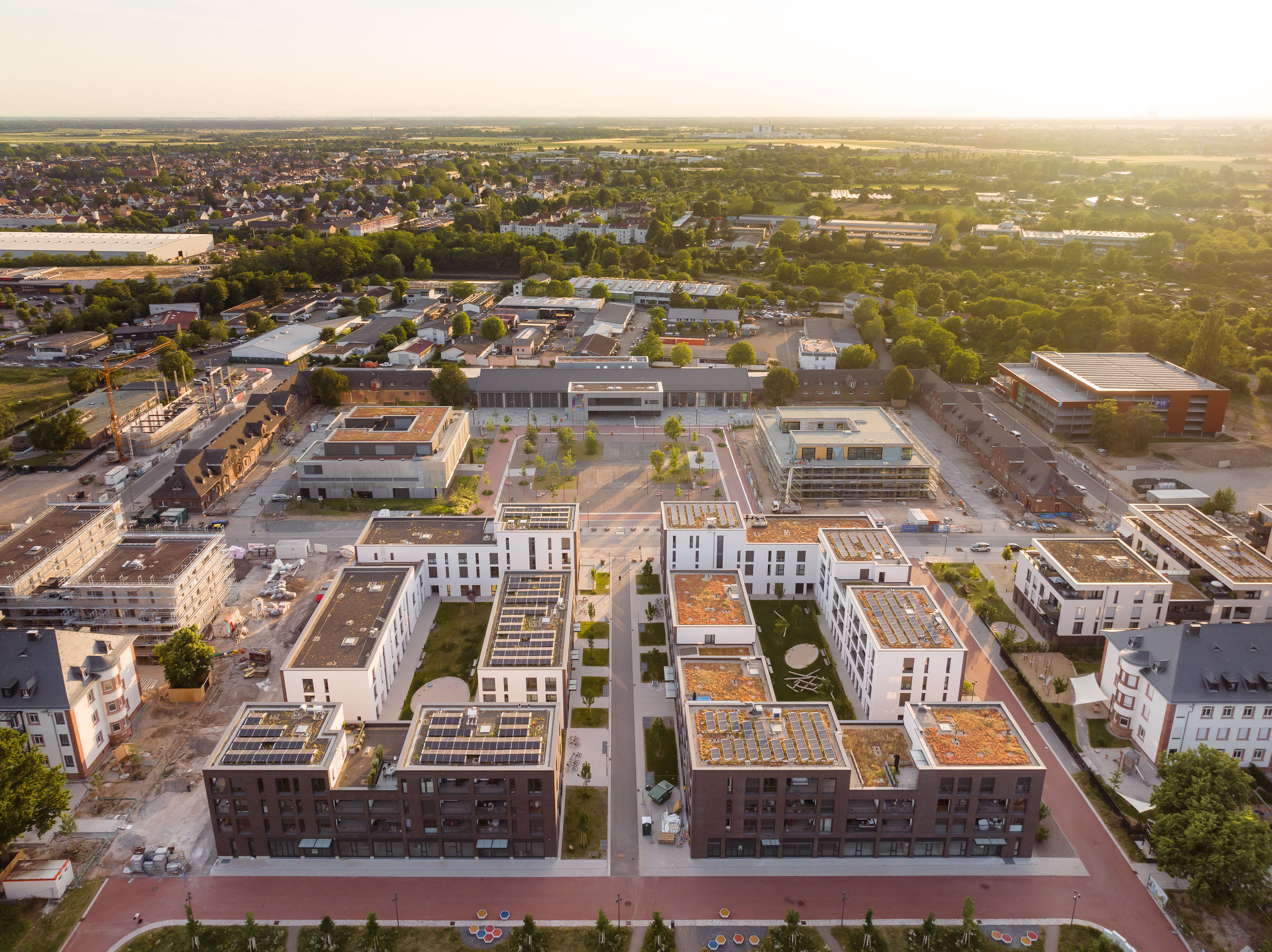 Der neue Platz ist nun städtebaulich gut gefasst und bietet Raum für Veranstaltungen (Foto: Thilo Ross)